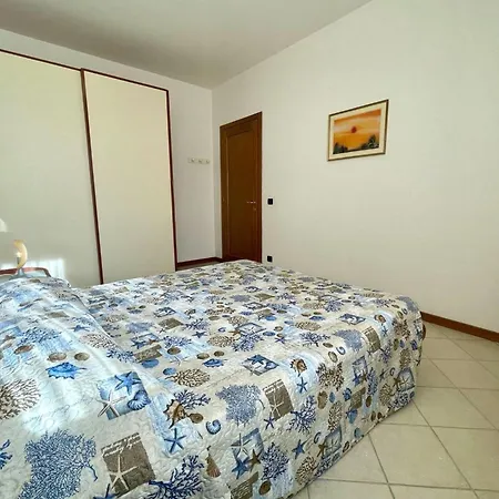 Daire Modern Poolside With Balcony Caorle